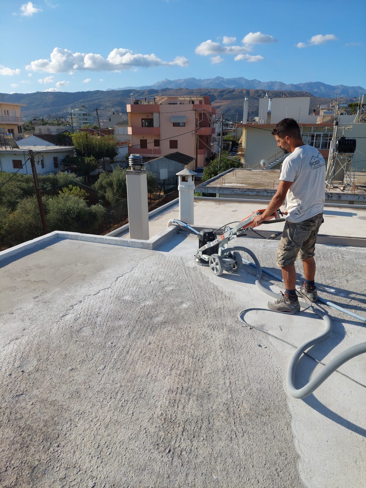 Προετοιμασία επιφάνειας και επισκευή roofetec.gr